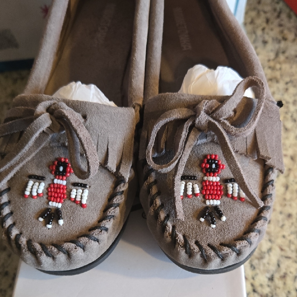 Minnetonka Kids Moccasins - Brown with Red Beaded Design